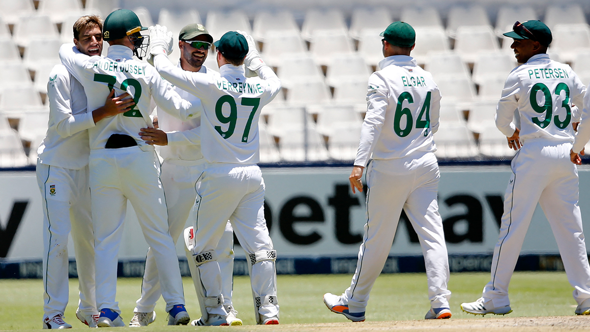 Bowlers puts South Africa on top at the end of day 1 in Johannesburg